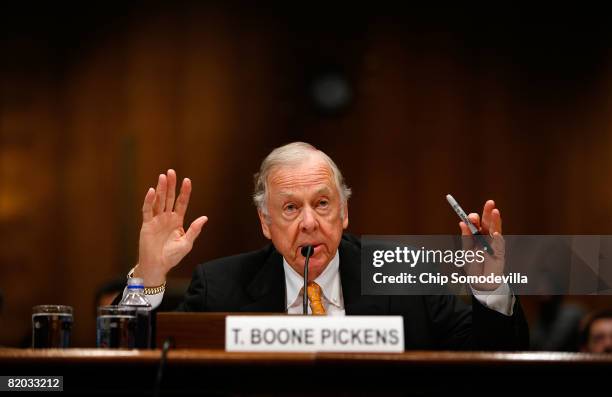 Oil billionaire T. Boone Pickens testifies before the Senate Homeland Security and Governmental Affairs Committee about alternative energy plans on...