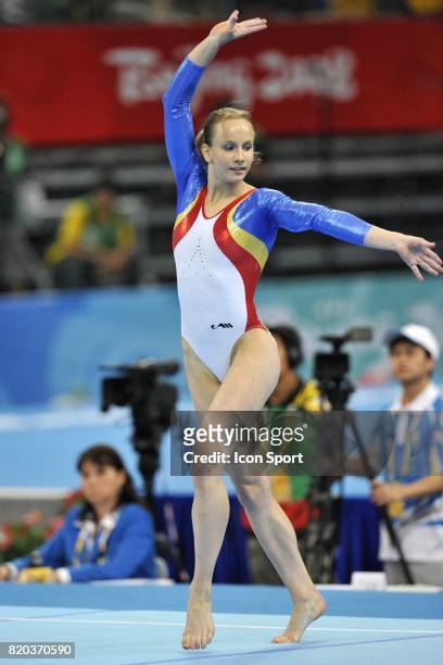 Sandra IZBASA - - Gymnastique Artistique - Concours par equipes - Femmes - Jeux Olympiques 2008,