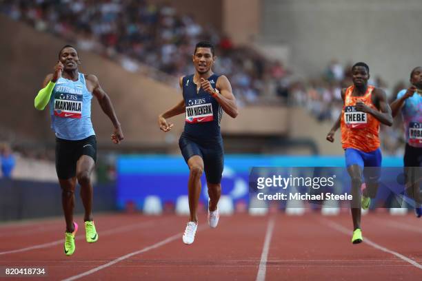 Wayde van Niekerk wins the 400m from Isaac Makwala of Botswana during the IAAF Diamond League Meeting Herculis on July 21, 2017 in Monaco, Monaco.