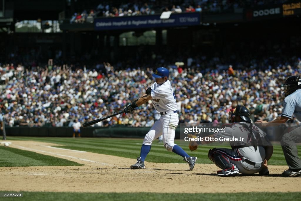 Cleveland Indians v Seattle Mariners