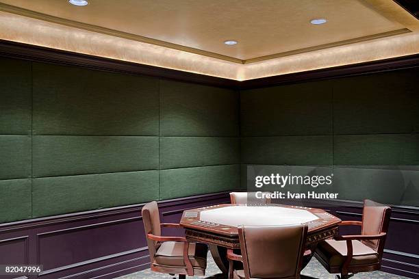 Card Table Photos and Premium High Res Pictures - Getty Images