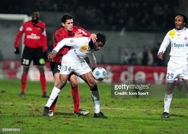 Francois BELLUGOU / Valery MEZAGUE - - Guingamp / Chateauroux - 24e journee Ligue 2,
