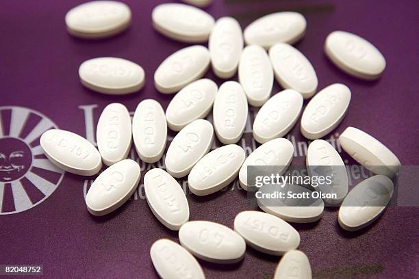 Lipitor tablets sit in a tray at a Pharmacy July 23, 2008 in Chicago, Illinois. Pfizer, the world's biggest drug maker and manufacturer of the...