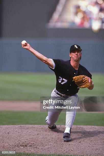 Bobby Thigpen of the Chicago White Sox pitches during a baseball game against the Baltimore Orioles on May 1, 1992 at Camden Yards in Baltimore,...