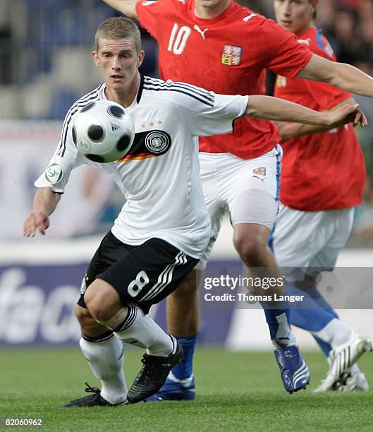 Lars Bender of Germany running with the ball during the U19 European Championship semifinal match between Germany and Czech Republic on July 23, 2008...
