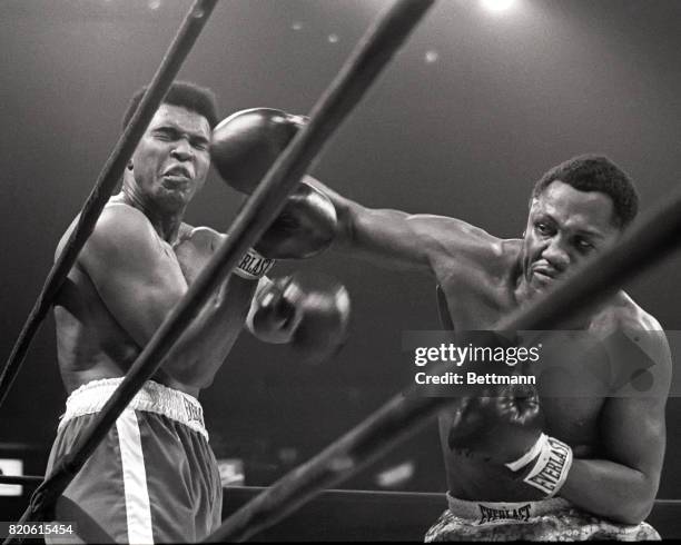 Ali Atock Joe Frazier Vs Muhammad Ali Stock-Fotos und Bilder - Getty Images