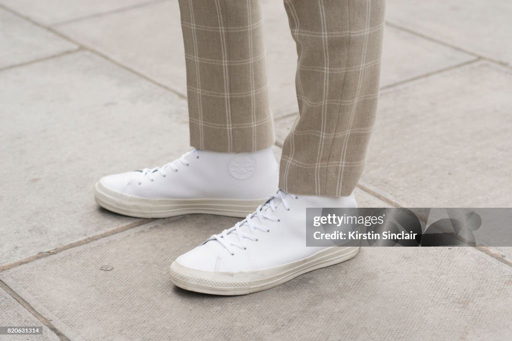 Street Style - London Fashion Week - Menswear Spring/Summer 2018 : Day Four