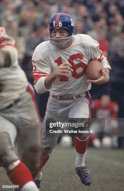 New York Giants Frank Gifford in action, rushing in action vs St. Louis Cardinals. St. Louis, MO 11/3/1963 CREDIT: Walter Iooss Jr.