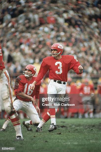 Kansas City Chiefs Jan Stenerud in action, taking kick from QB Len Dawson vs Miami Dolphins. Kansas City, MO 10/8/1967 CREDIT: Rich Clarkson