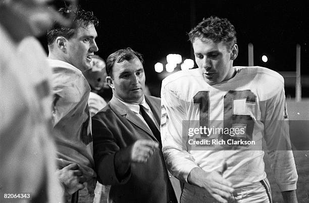Kansas City Chiefs coach Hank Stram with QB Len Dawson on sidelines during game vs Denver Broncos. Kansas City, MO 9/7/1963 CREDIT: Rich Clarkson