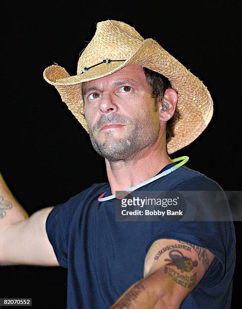 Robin Wilson of the Gin Blossoms perfoms at the 2008 Quick Chek New Jersey Festival of Ballooning at Solberg Airport on July 25, 2008 in Readington,...