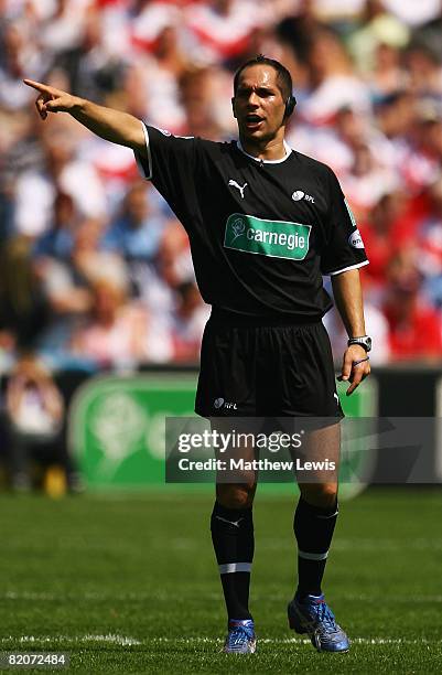 Referee Ashley Klein in action during the Carnegie Challenge Cup Semi Final match between Leeds Rhinos and St.Helens at the Galpharm Stadium on July...