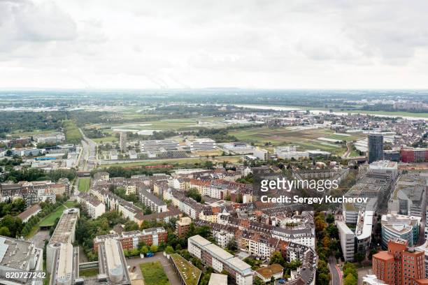 dusseldorf panoramic view from tv tower - fluchtpunkt   stadt stock-fotos und bilder
