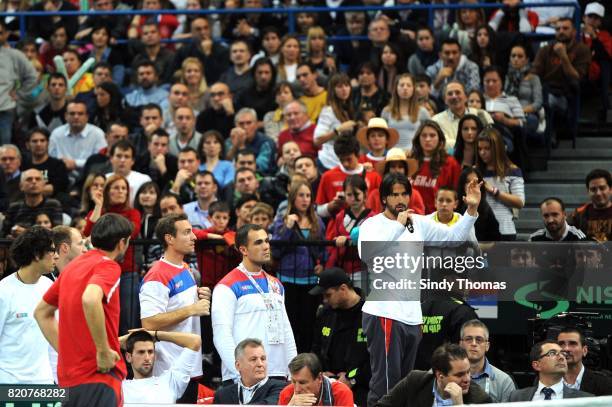 Tipsarevic calme le public - - Double - France / Serbie - Finale Coupe Davis 2010 - Belgrade - Serbie,