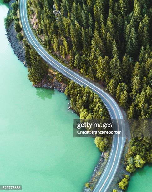 luftaufnahme von diablo lake - diablo lake stock-fotos und bilder