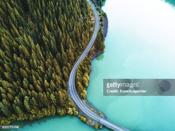 diablo lake aerial view - roads imagens e fotografias de stock