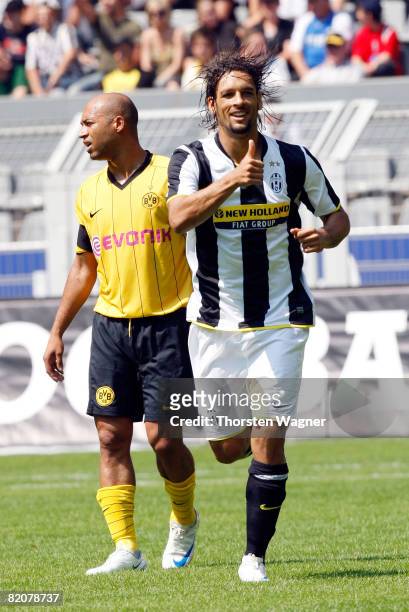 Amauri Carvalho celebrates after scoring the 1:0 during the Pre Season international friendly match between Borussia Dortmund and Juventus Turin in...