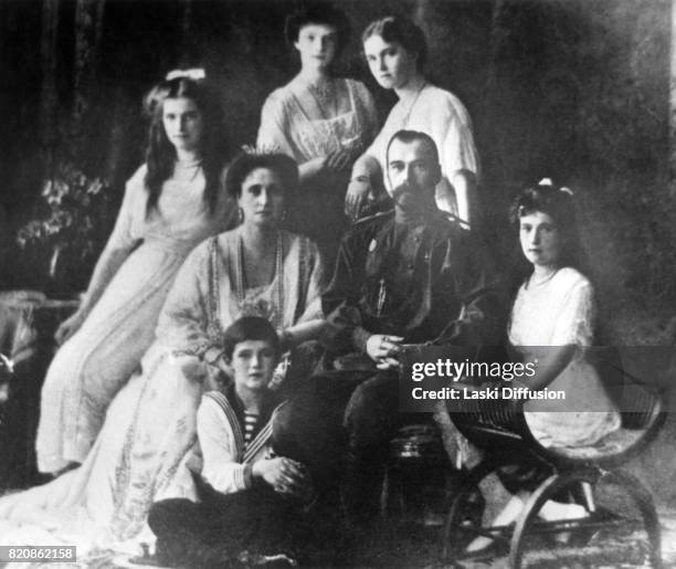 Circa 1912: Tsar Nicholas II Romanov of Russia, Empress Alexandra Feodorovna Romanova and their children: Grand Duchesses Maria, Tatiana, Olga,...