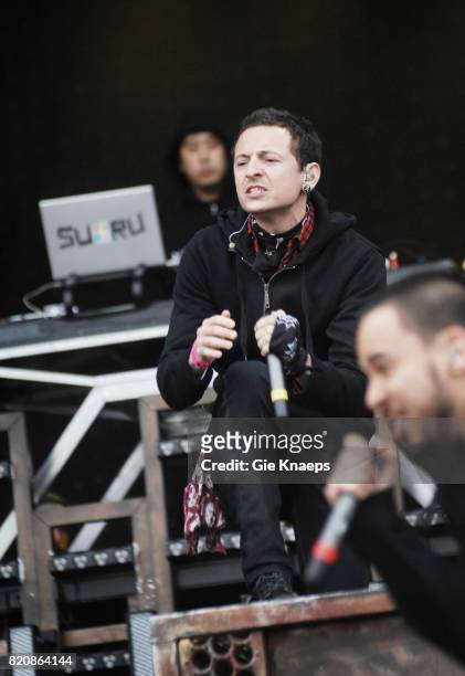 Chester Bennington and Mike Shinoda performing with American rock group Linkin Park at the Pinkpop Festival, Landgraaf, Netherlands, 27th May 2007.