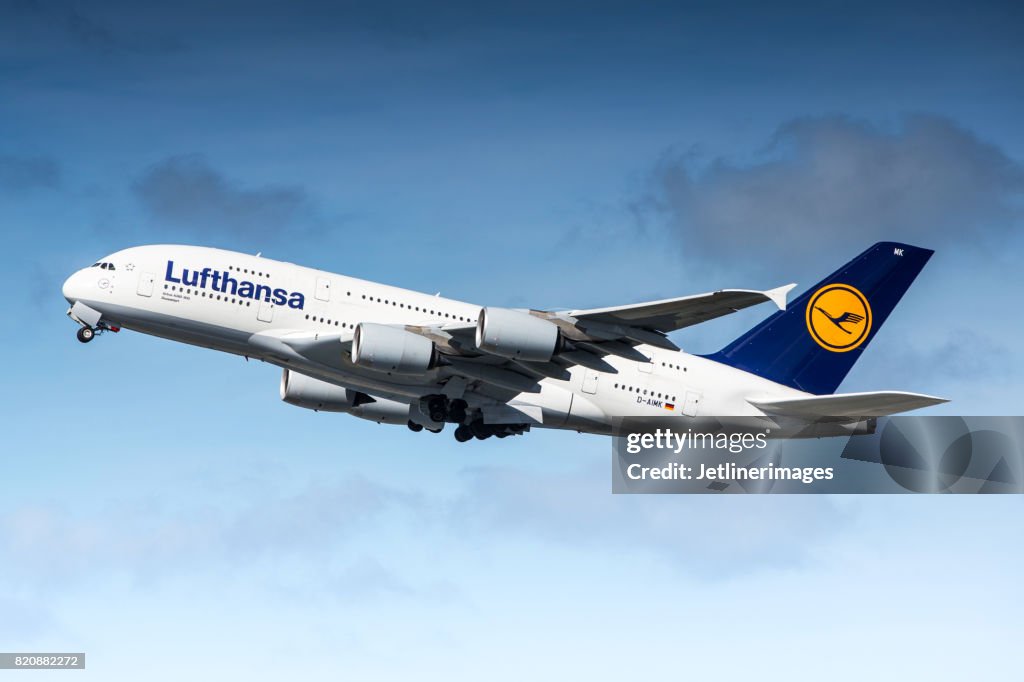 Lufthansa Airbus A380