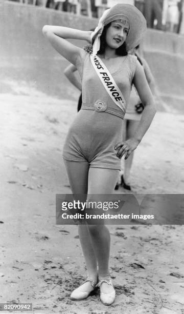 The beautyful "Miss France" Raymonde Allaine won the second price at the international beauty pageant in Galveston , Photograph, America, Around 1920...