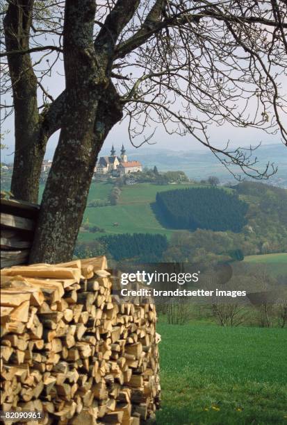 View of the pilgrimage church of Maria Taferl from Obererla, Lower Austria/Waldviertel, Photograph, Around 2004 [Wallfahrtskirche von Maria Taferl,...