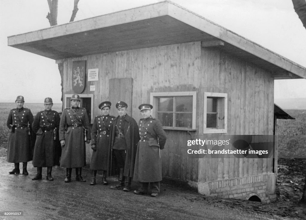 Customs officers on the border between Louny and Postoloprty, Around 1930