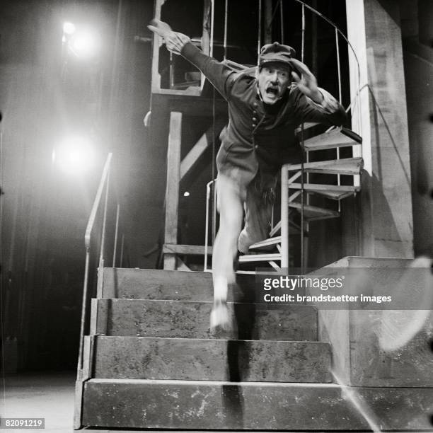Josef Meinrad as Frosch in the operatta "Die Fledermaus", Vienna State Opera, Photograph 12,1960 [Josef Meinrad als Frosch in der Operette "Die...
