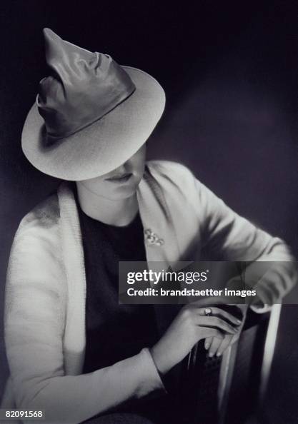 Hat fashion, Germany, Around 1930, Photography Hat fashion, Germany, Around 1930, Photography