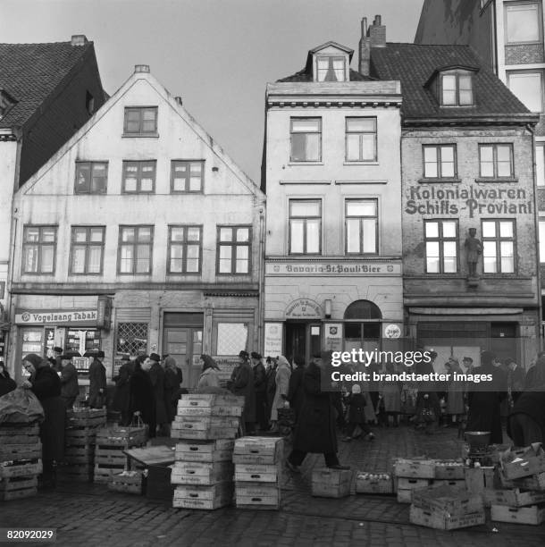 Fish market in Hamburg, Photograph, 1955/56 [Der Fischmarkt in Hamburg, Photographie, 1955/56]