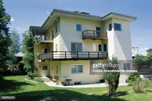 The house Plahl constructed by the architect Lois Welzenbacher in 1930, Architecture of the classical Tyrolean modernity, Kitzbuehel, Photograph,...