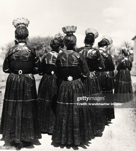 Women from the Bregenz forest with Schaeppele , Sch?lkle , B'schlacht and Juppen , Vorarlberg, Austria, Photograph, Around 1930 [Bregenzerw?lderinnen...