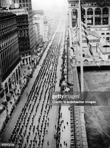 Parade on Labour Day in San Francisco, Photograph, Around 1930 [Parade am Tag der Arbeit in San Francisco , Photographie um 1930]