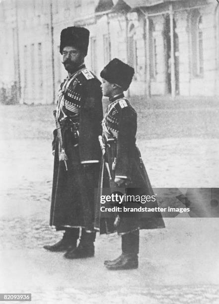 Csar Nikolaus II, and the young prince Alexej, Photograph, June 30th 1938 [Zar Nikolaus II, mit dem jungen Zar Alexander, Photographie 6,1938]