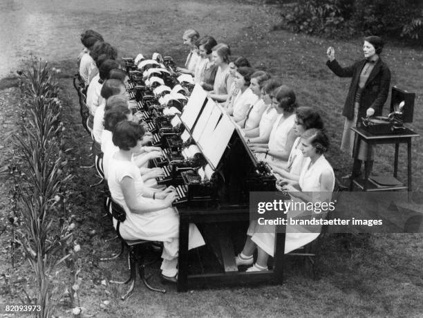 Type Writing Institute Typewriting Class Photos and Premium High Res Pictures - Getty Images