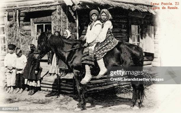 Russian Typs, Photograph, Around 1900 [Russische Typen, Bauernkinder, Photographie, Um 1900]