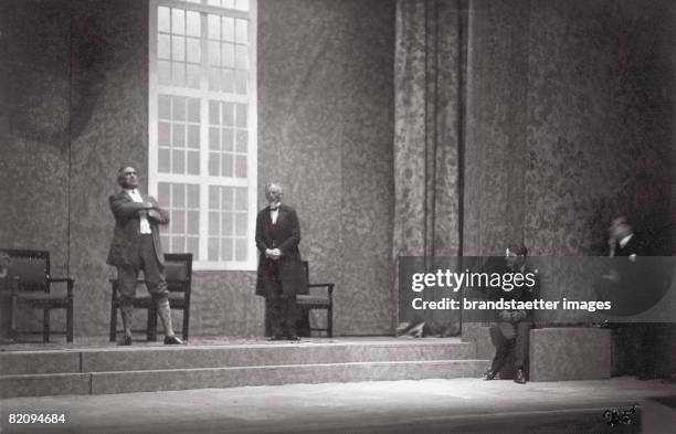 Hamlet by William Shakespeare, Alexander Moissi as Hamlet, Deutsches Volkstheater, Vienna, Photograph by Dr, Hans Boehm, 1926 [Hamlet von William...