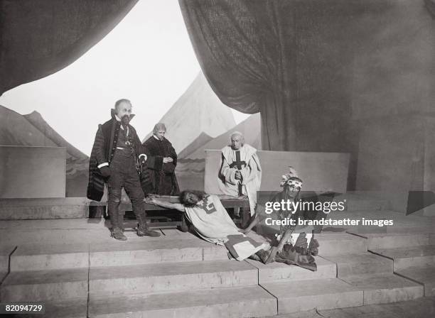 Scene of the play "Der weisse Heiland" by Gerhart Hauptmann, Gro?es Schauspielhaus, Berlin, Photograph, 1920 [Der wei?e Heiland von Gerhart...
