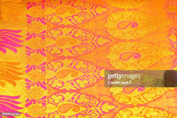 gold silk sari - gold sari imagens e fotografias de stock