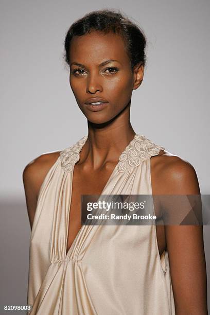 Warsame Model Warsame Photos and Premium High Res Pictures - Getty Images