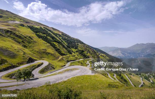 luz ardiden, france. - hautes pyrenees - fotografias e filmes do acervo