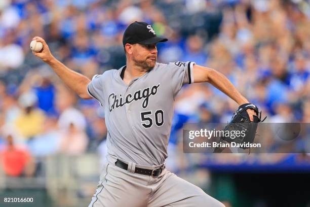 Mike Pelfrey of the Chicago White Sox pitches against the Kansas City Royals during the third inning at Kauffman Stadium on July 22, 2017 in Kansas...