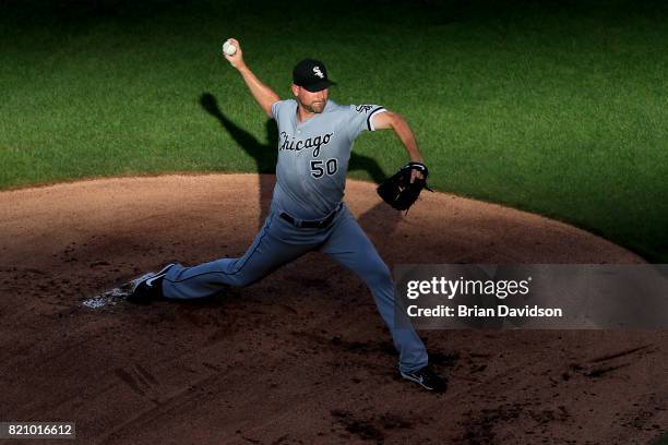 Mike Pelfrey of the Chicago White Sox pitches against the Kansas City Royals during the first inning at Kauffman Stadium on July 22, 2017 in Kansas...