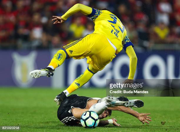 Rafael Vaz of Flamengo struggles for the ball with Henrique Almeida of Coritiba during a match between Flamengo and Coritiba as part of Brasileirao...