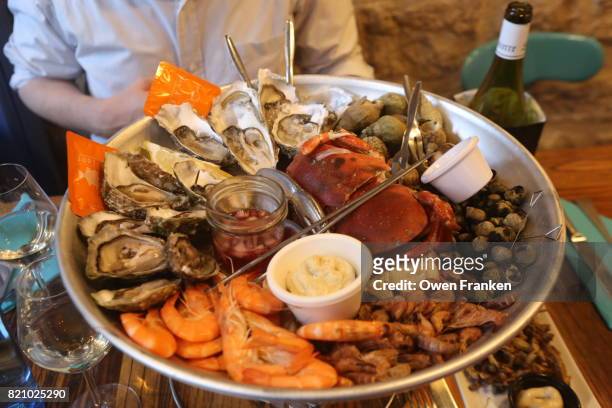 seafood platter in a paris bistro - seafood platter bildbanksfoton och bilder