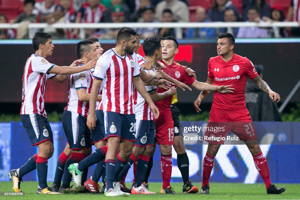 Chivas v Toluca - Torneo Apertura 2017 Liga MX