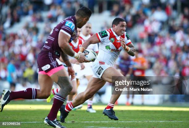 Tyson Frizell of the Dragons makes a line break during the round 20 NRL match between the St George Illawarra Dragons and the Manly Sea Eagles at WIN...