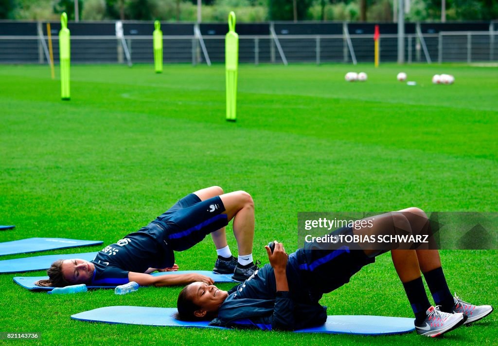 FBL-EURO-2017-WOMEN-FRA-TRAINING