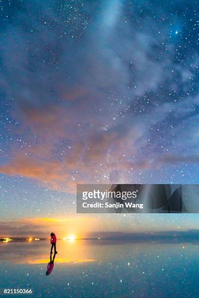 starry night reflection at salar de uyuni - uyuni stock pictures, royalty-free photos & images