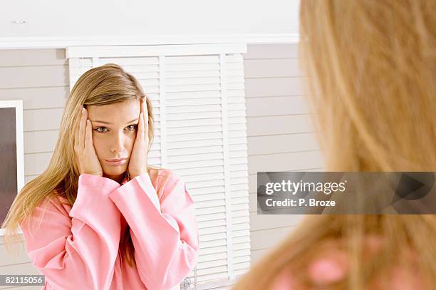 Sad Back Woman Sad Back Photos and Premium High Res Pictures - Getty Images